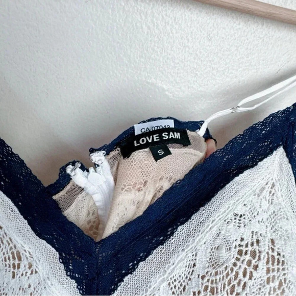 LOVE SAM Womens Size Small Scarlet Lace Handkerchief Hem - Picture 9 of 14